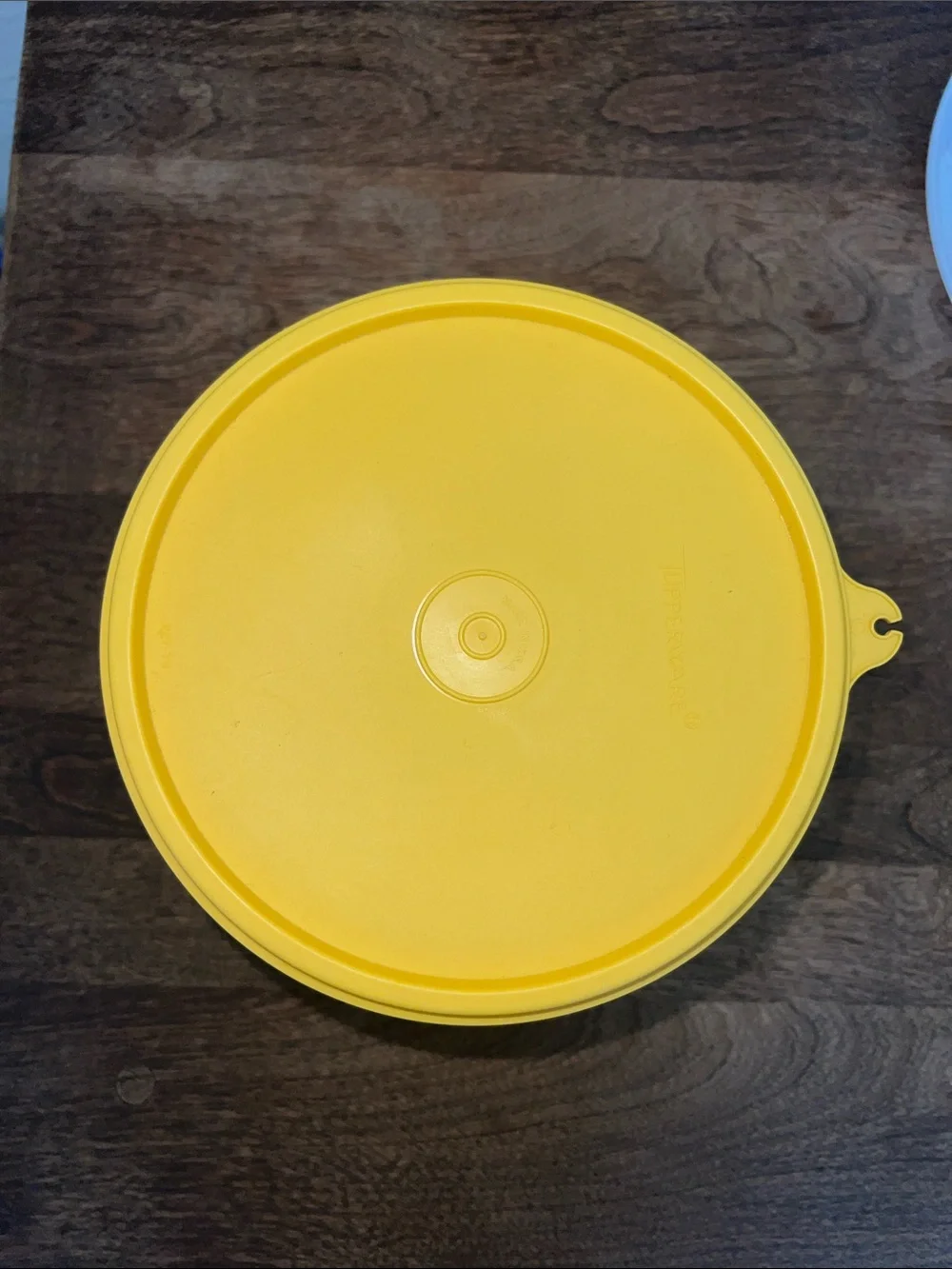 Tupperware storage bowls set